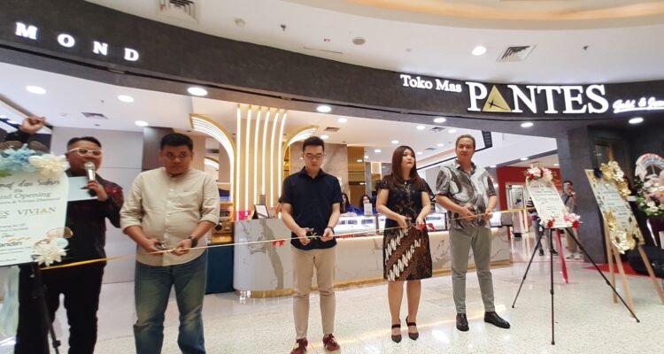 Pembukaan Toko Mas Pantes di Festival Citylink Mall Bandung pada Sabtu 8 Februari 2025.