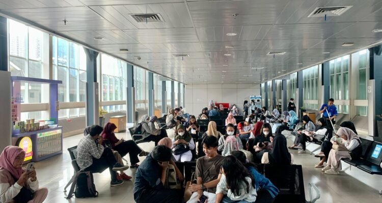 Suasana di Stasiun Kuala Bingai yang ramah.