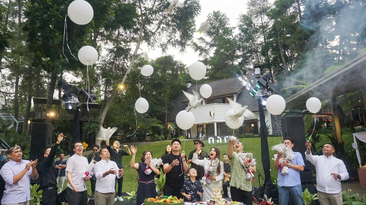Kemeriahan HUT ke-7 Nara Park Bandung.