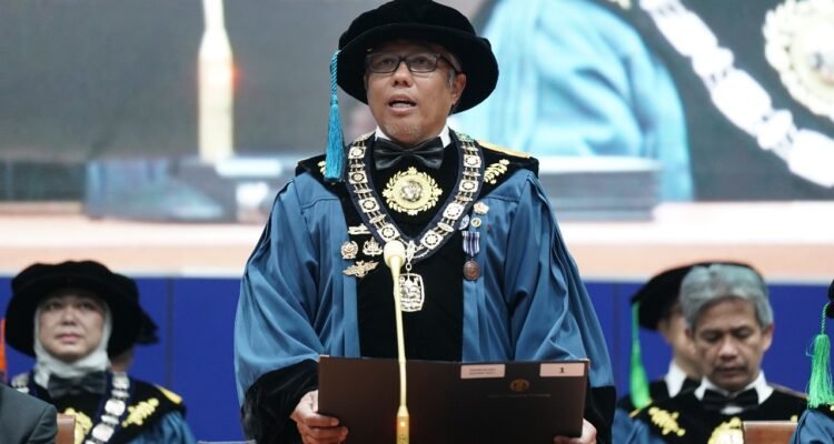 Rektor ITB, Prof. Dr. Ir. Tatacipta Dirgantara, M.T.