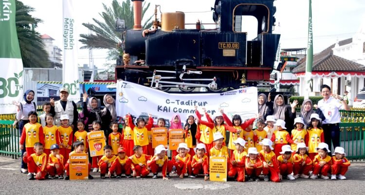 Kegiatan C-Taditur dalam rangka HUT KAI Commuter ke-17 pada tanggal 15 September 2025 lalu, dengan mengusung tema “Smart Mobility, Sustainable Future”, dan dilakukan secara serentak di seluruh wilayah operasional KAI Commuter pada Kamis (2/10).