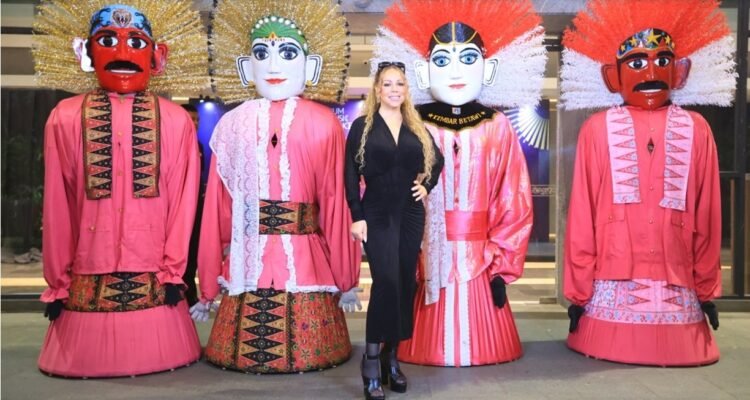 Mariah Carey saat tiba di Jakarta.