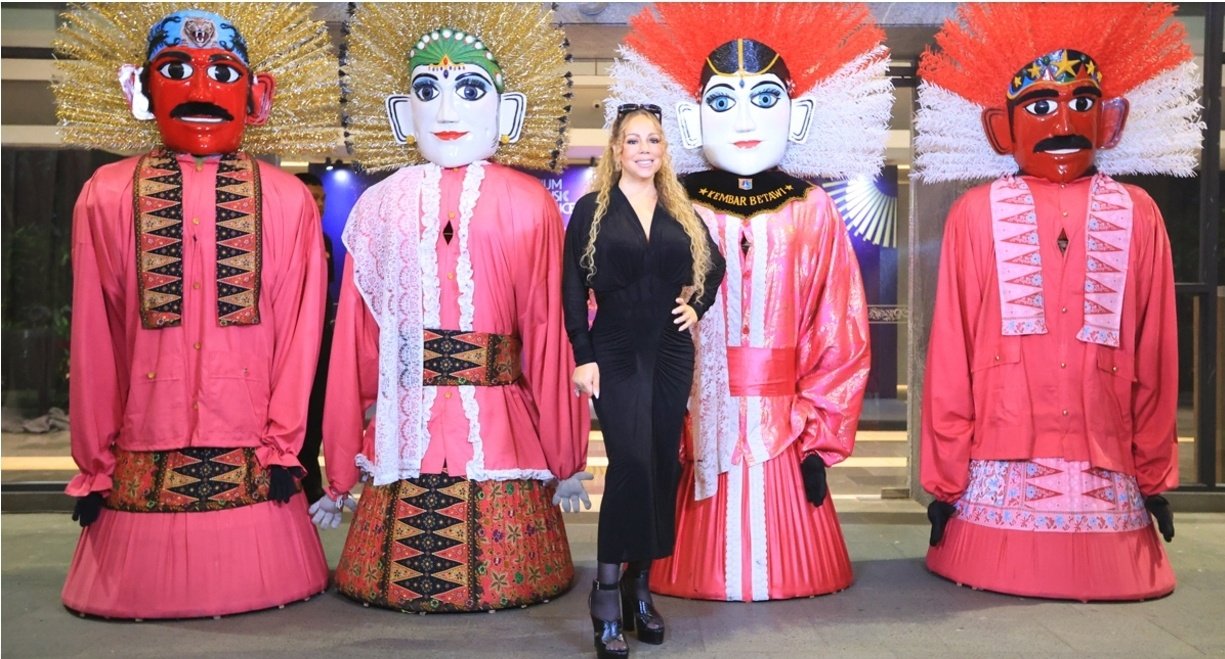 Mariah Carey saat tiba di Jakarta.
