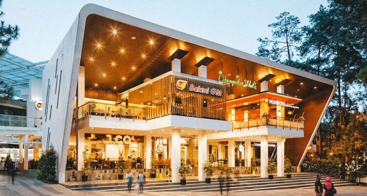 Cihampelas Walk (Ciwalk) Bandung.